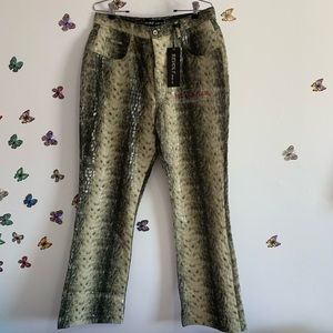 See You Later Alligator or Snakeskin??🐍🐊